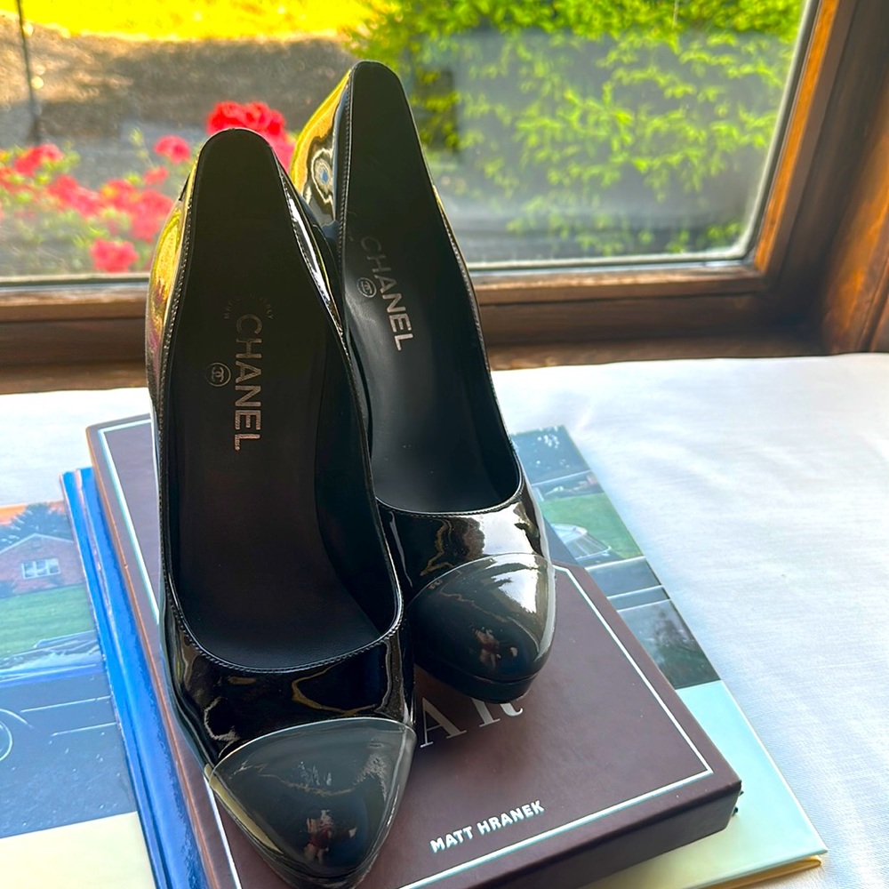 Chanel shoes in great condition